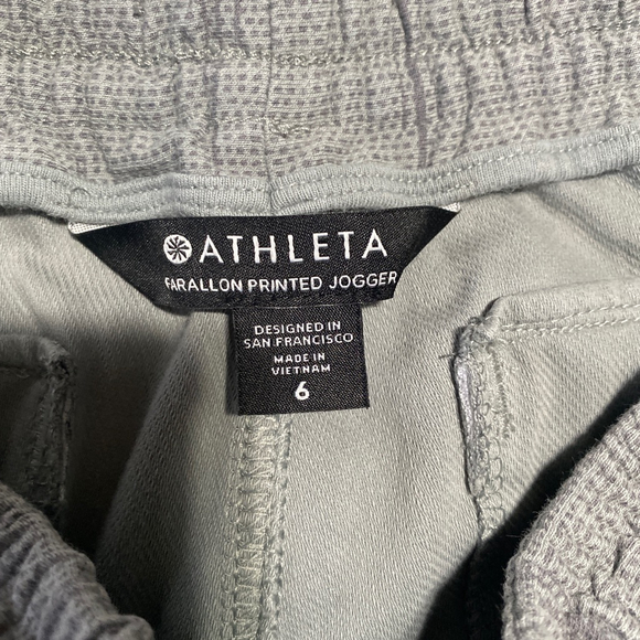 Women's Athleta Farallon Printed Jogger Pants Size 6 Gray/blue - Picture 2 of 8